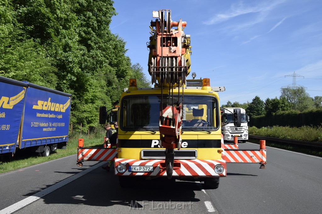 LKW in Boeschung A 3 Rich Frankfurt Hoehe Roesrath Lohmar P023.JPG - Miklos Laubert